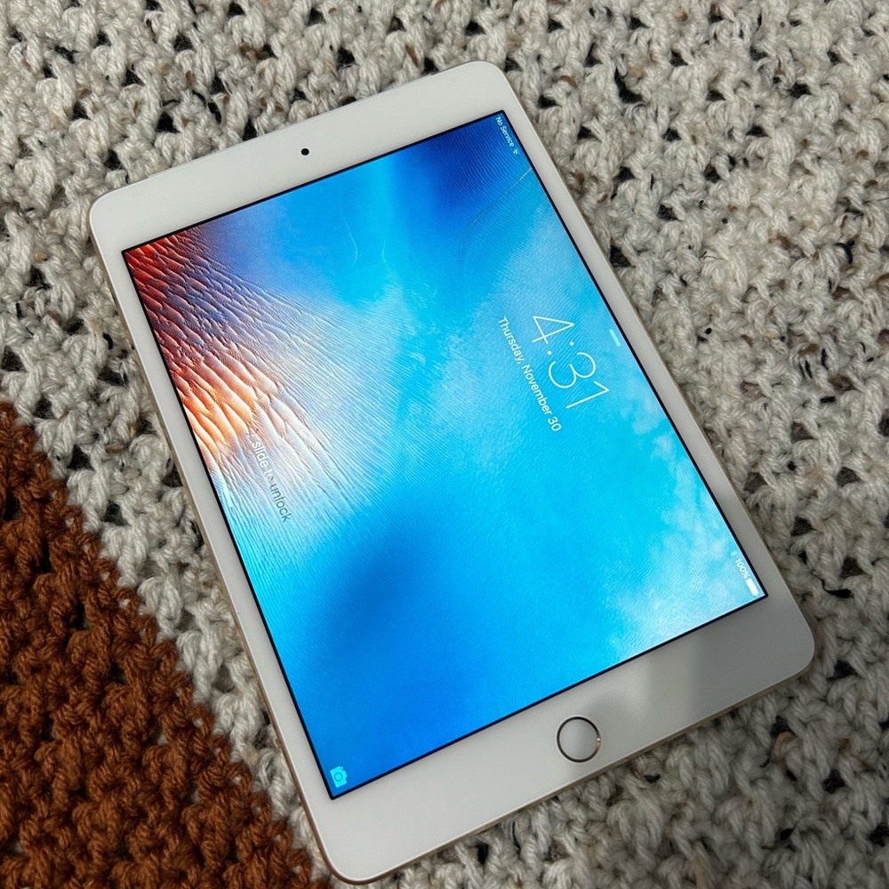 iPad Mini 4 gold